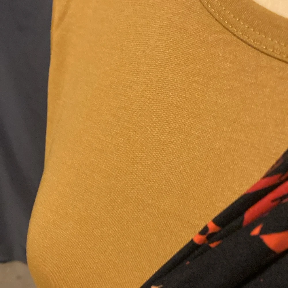 HP🎊Mustard Carly Dress with Black Patterned leggings - Picture 4 of 5